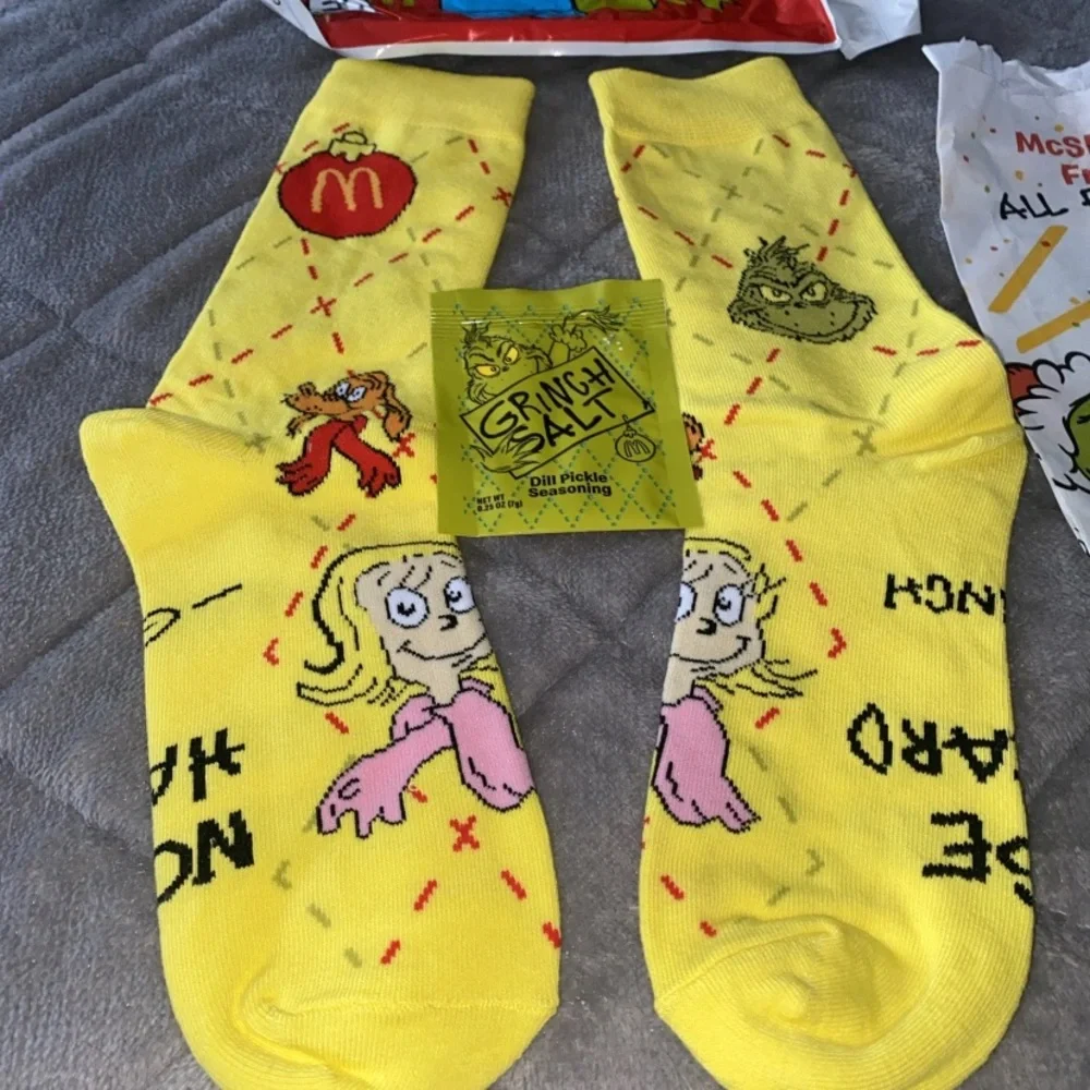 2025 McDONALD'S Grinch Christmas Adult Happy Meal Socks YELLOW‎